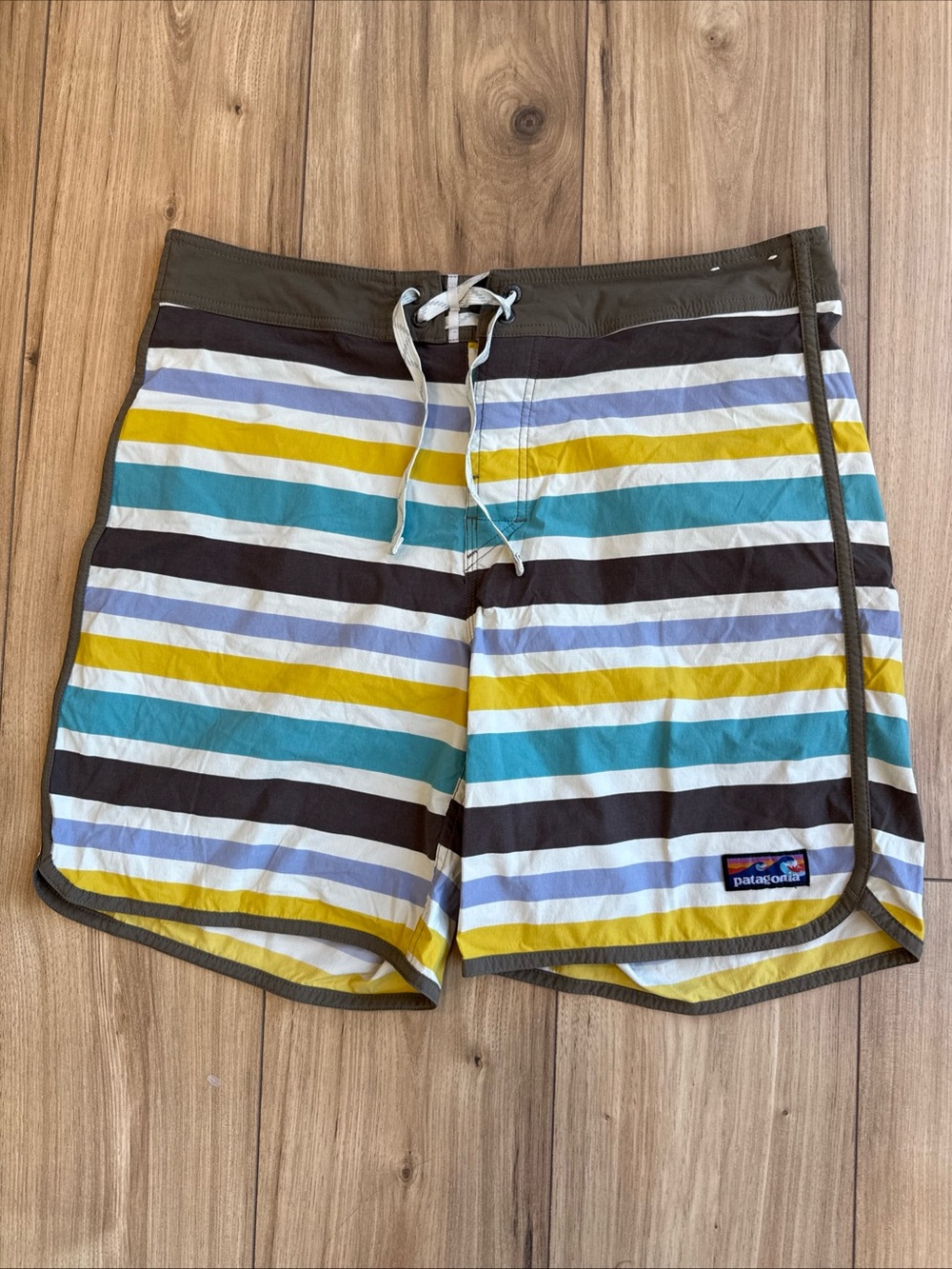 Patagonia Mens Swim Trunks Size 34 Multi Stripe Board Shorts Retro Stretch 7in